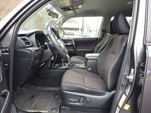 Certified 2018 Toyota 4Runner TRD Off-Road image 15