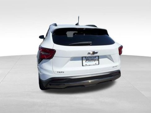 Certified 2024 Chevrolet Trax ACTIV w/ Sunroof Package FWD image 6
