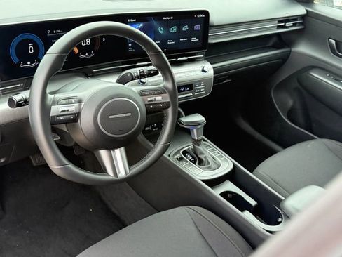 Used 2025 Hyundai Kona SEL AWD/4WD image 9