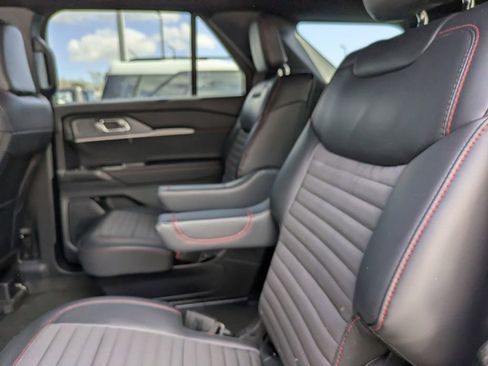 New 2026 Ford Explorer ST-Line w/ ST-Line Street Pack image 13