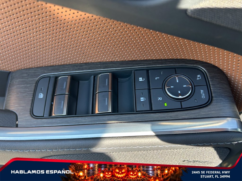Used 2025 Lexus GX 550 w/ Cold Area Package AWD/4WD image 13