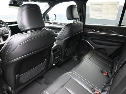 New 2026 Jeep Grand Cherokee Limited w/ Limited Altitude Package AWD/4WD image 16