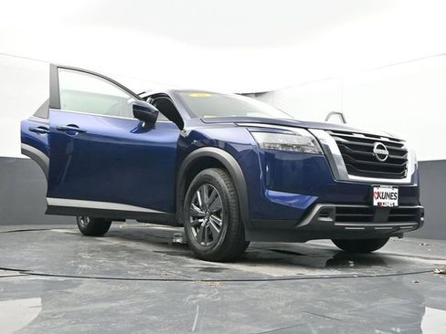 Used 2025 Nissan Pathfinder SV image 67