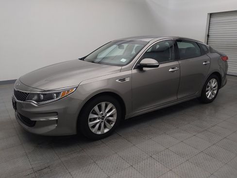 Used 2016 Kia Optima EX image 2