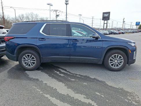 Used 2023 Chevrolet Traverse LT image 6