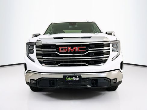 Used 2025 GMC Sierra 1500 SLT image 2