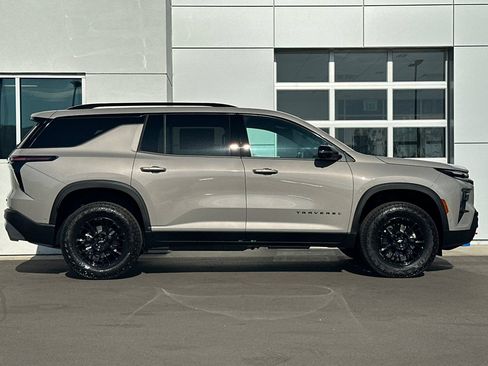 New 2026 Chevrolet Traverse Z71 w/ Enhanced Driving Package AWD/4WD image 3