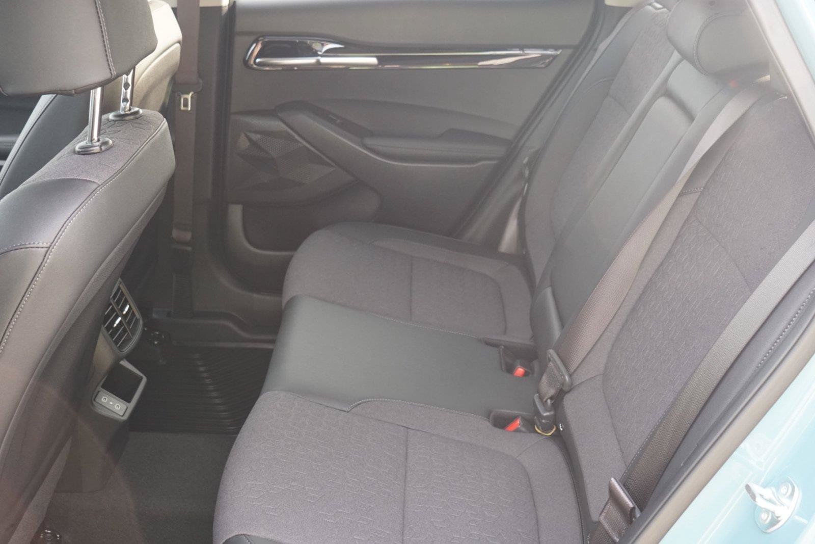 Used 2025 Kia Seltos S AWD/4WD image 23