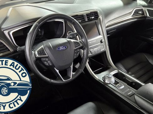 Used 2019 Ford Fusion SEL image 9
