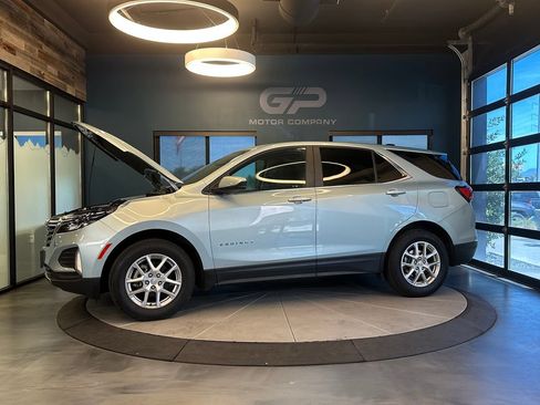 Used 2022 Chevrolet Equinox LT AWD/4WD image 17