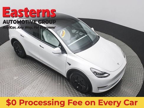 Used 2022 Tesla Model Y Long Range AWD/4WD image 3