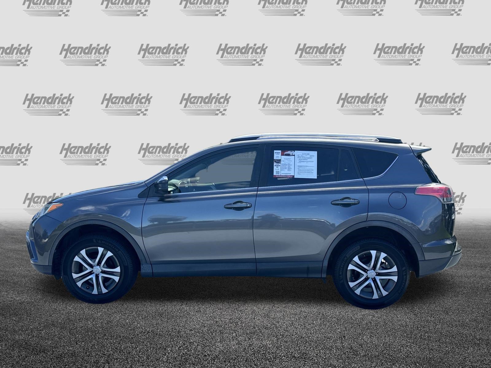 Used 2017 Toyota RAV4 LE FWD image 7