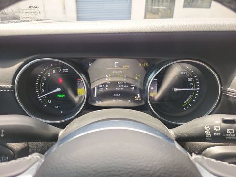 Used 2021 Jeep Wrangler Unlimited Sahara w/ Cold Weather Group AWD/4WD image 22