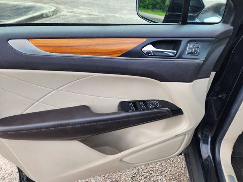 Used 2019 Lincoln MKC Select w/ Select Plus Package image 7