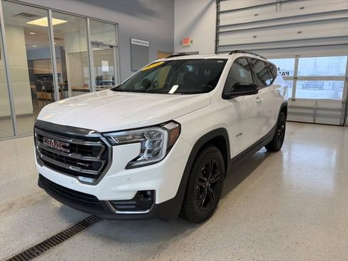 Used 2022 GMC Terrain AT4 w/ Infotainment Package II image 6