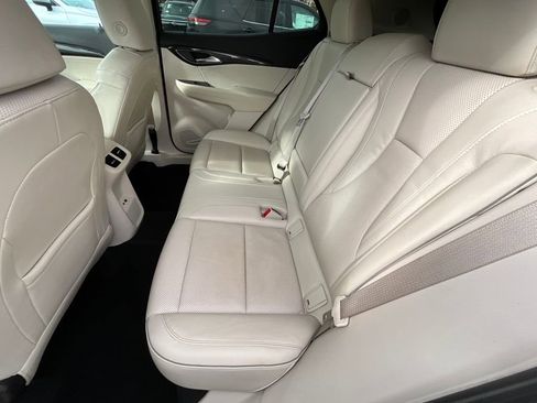 Used 2021 Buick Envision Essence image 27