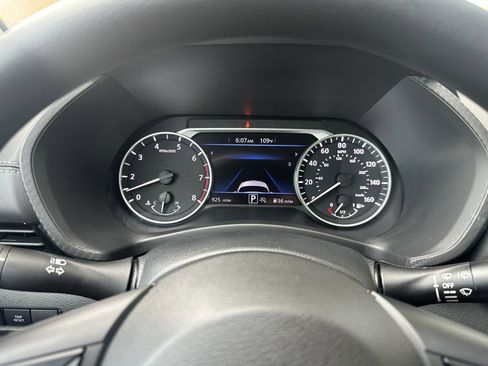 Used 2025 Nissan Sentra SV w/ Trunk Package FWD image 15