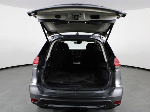 Certified 2020 Nissan Rogue SV w/ Premium Package image 16