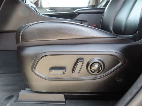 Certified 2023 Jeep Grand Cherokee Limited image 7