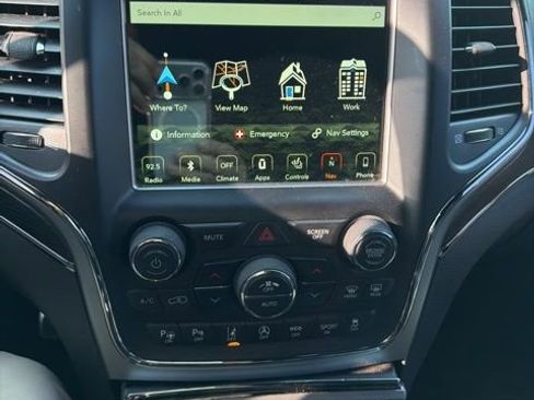 Used 2018 Jeep Grand Cherokee High Altitude image 14