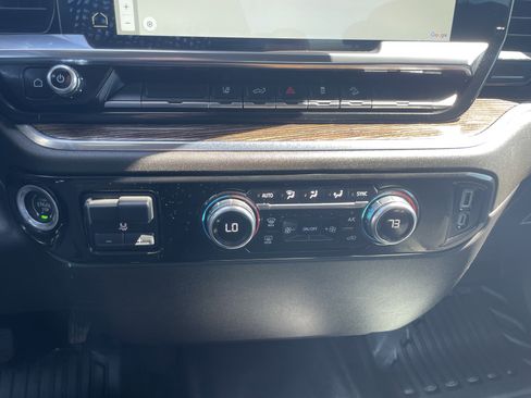 Used 2024 GMC Sierra 3500 SLE w/ SLE Convenience Package image 23