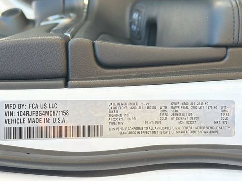 Used 2021 Jeep Grand Cherokee Limited AWD/4WD image 35