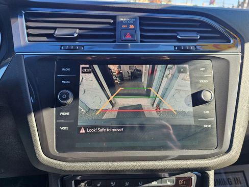 Used 2021 Volkswagen Tiguan SE R-Line image 25