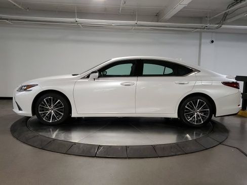 Used 2025 Lexus ES 350 w/ Premium Package FWD image 4