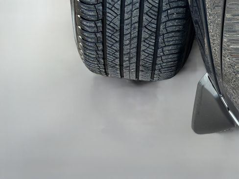 Used 2025 Land Rover Discovery Sport S image 42