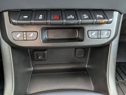 Used 2022 Chevrolet Colorado Z71 image 17