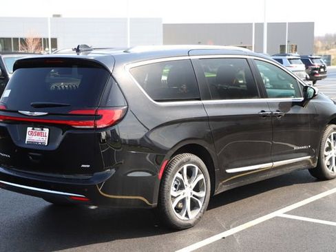 New 2026 Chrysler Pacifica Pinnacle AWD/4WD image 5