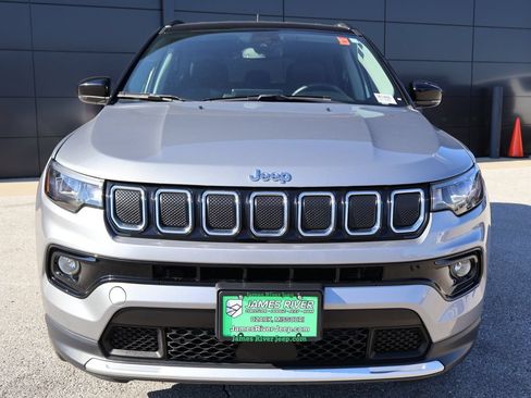 Used 2022 Jeep Compass Limited AWD/4WD image 7