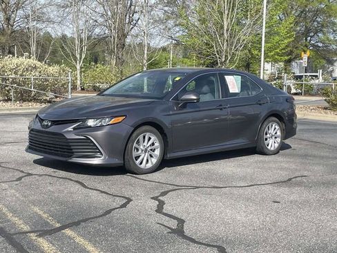 Used 2021 Toyota Camry LE image 1