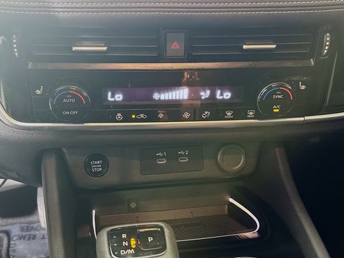 Used 2024 Nissan Rogue SL AWD/4WD image 23