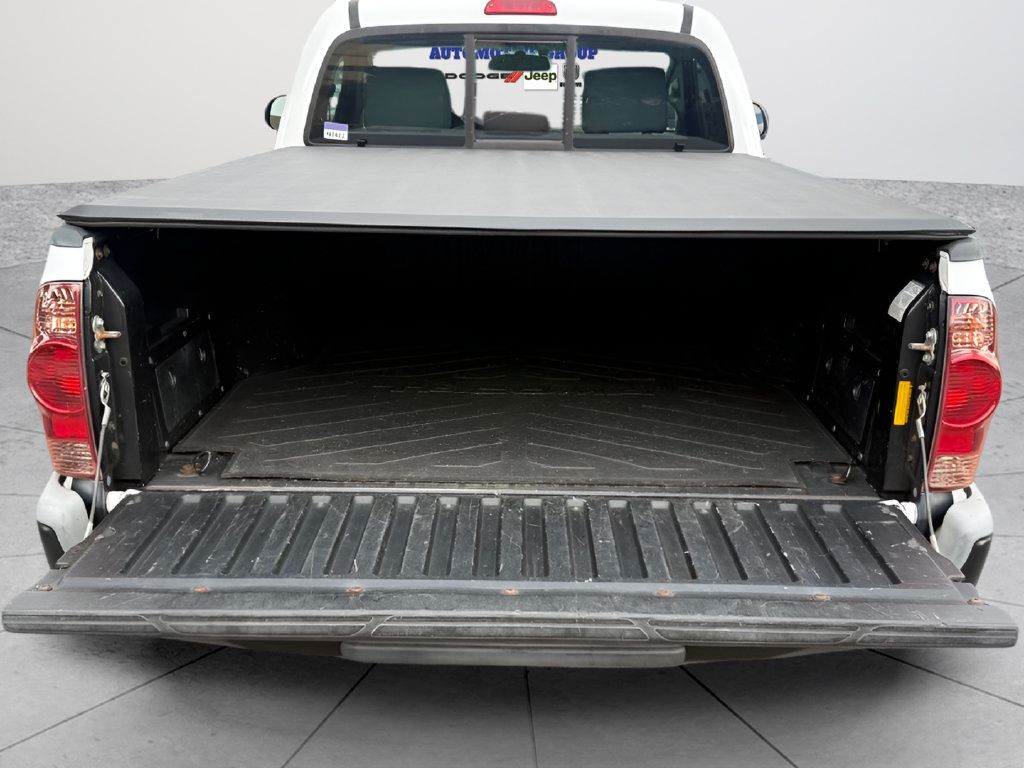 Used 2012 Toyota Tacoma 4x4 Regular Cab image 5