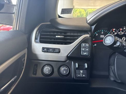 Certified 2020 GMC Yukon XL Denali w/ Denali Ultimate Package AWD/4WD image 18