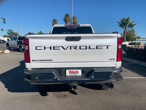 Used 2020 Chevrolet Silverado 2500 LTZ w/ LTZ Premium Package image 3