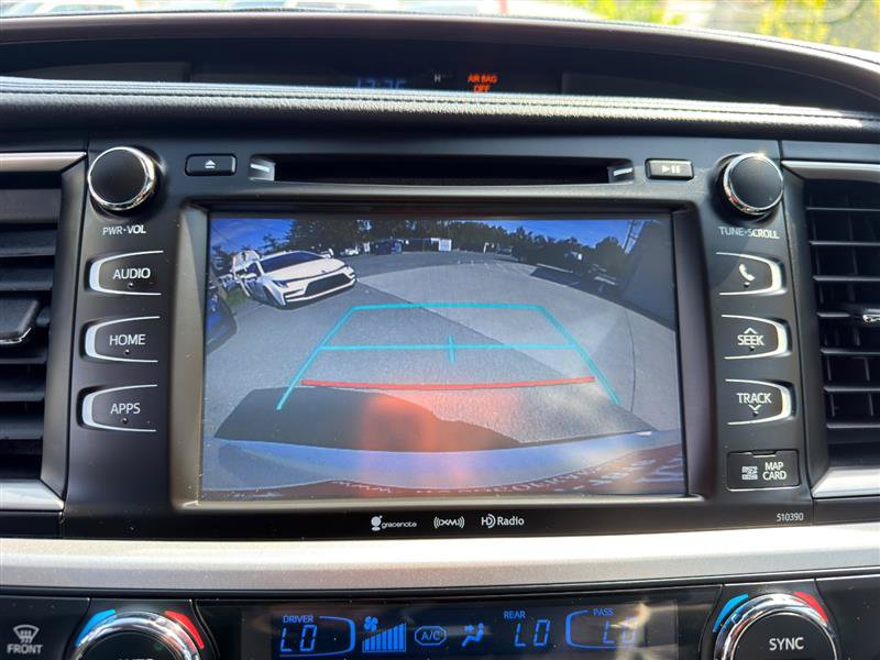 Used 2019 Toyota Highlander XLE AWD/4WD image 18