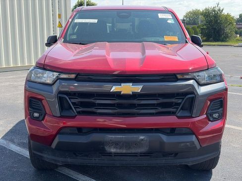 Used 2023 Chevrolet Colorado LT w/ LT Convenience Package II AWD/4WD image 2