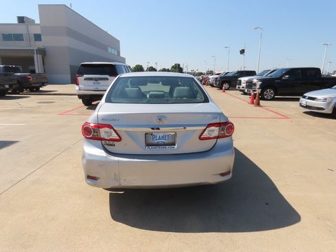 Used 2013 Toyota Corolla LE FWD image 13