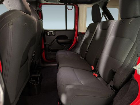 Used 2018 Jeep Wrangler Unlimited Sport AWD/4WD image 23
