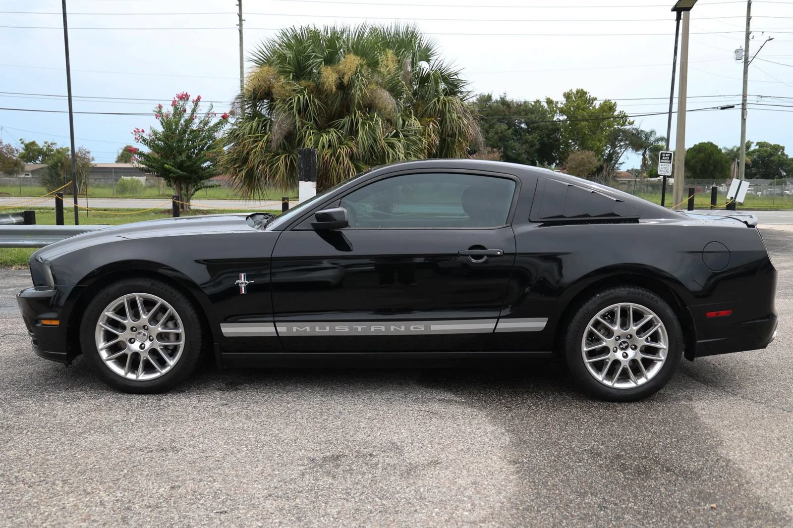 Used 2014 Ford Mustang Premium w/ Equipment Group 202A RWD image 2