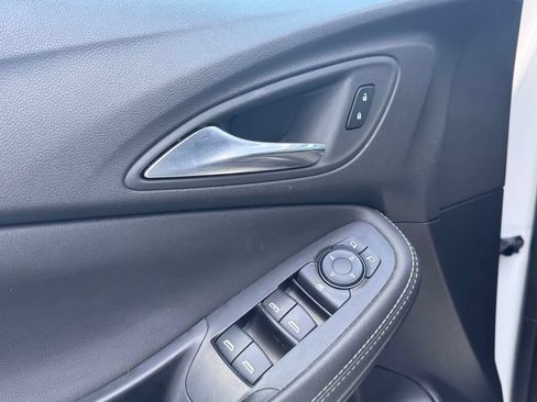 Used 2023 Buick Encore GX Preferred w/ Cold Weather Comfort Package FWD image 12