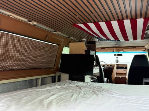 Used 1990 Chevrolet G30 Heavy-Duty Extended Sportvan RWD image 39