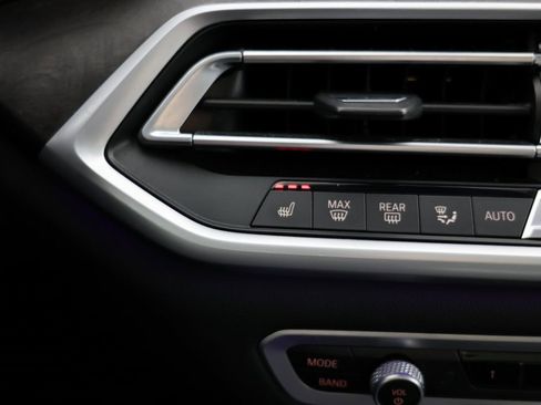 Used 2022 BMW X5 xDrive45e w/ Climate Comfort Package image 9