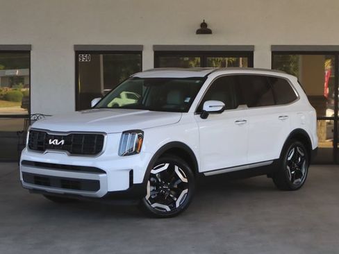 Used 2024 Kia Telluride S w/ S Sunroof Package FWD image 1