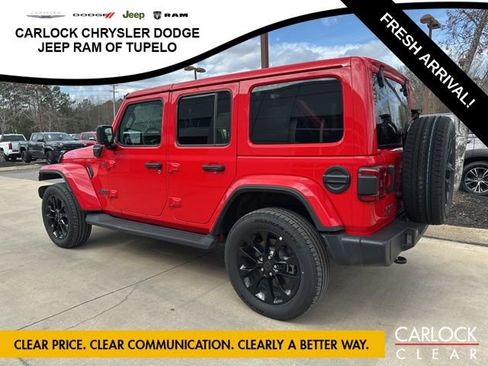 Used 2025 Jeep Wrangler Sahara image 5