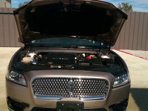 Used 2019 Lincoln Continental Select image 47