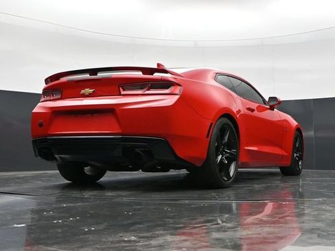 Used 2018 Chevrolet Camaro SS RWD image 35