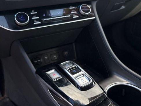 Used 2020 Hyundai Sonata SEL w/ Premium + Sunroof Package FWD image 18